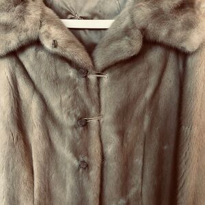 Elegant Vintage Real Fur Coat – Classic Mink Style